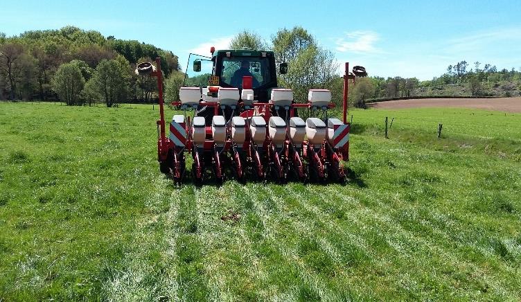 Fichier:Semis direct en zone de polyculture-élevage 1.jpg