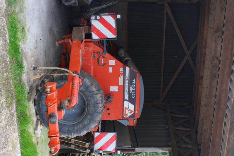 Fichier:Semoir Semeato.jpg